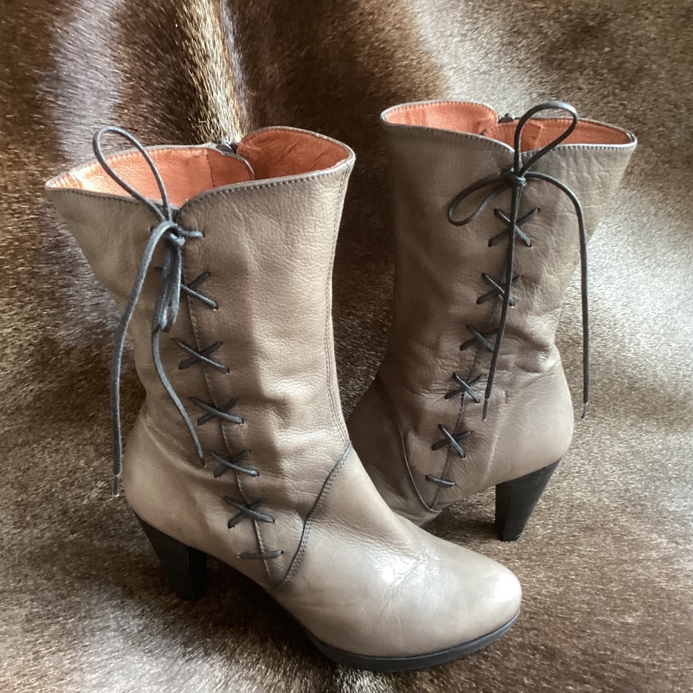 Stunning Hispanitas Lace Detail Full Zipp Leather Boots